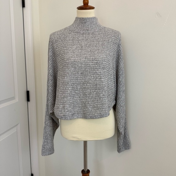Anthropologie Pilcro Cropped Blouse S Grey Ribbed Mock Neck Drop Shoulder Ribbed - Picture 1 of 9